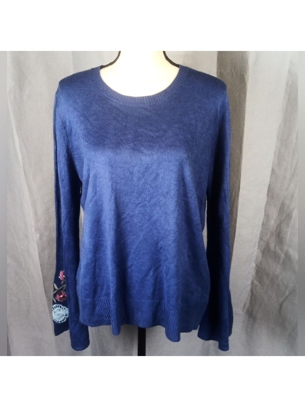 Faded Glory Blue Sweater Floral Embroidered Crew Neck XL